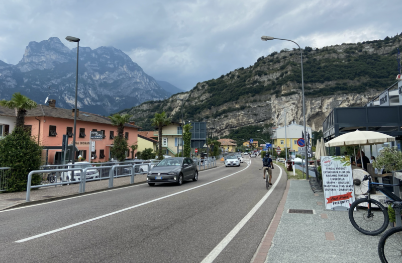 Viel Verkehr in Torbole